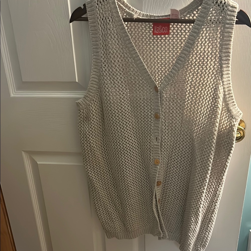 Liz & Co Light Gray Sleeveless Cardigan
